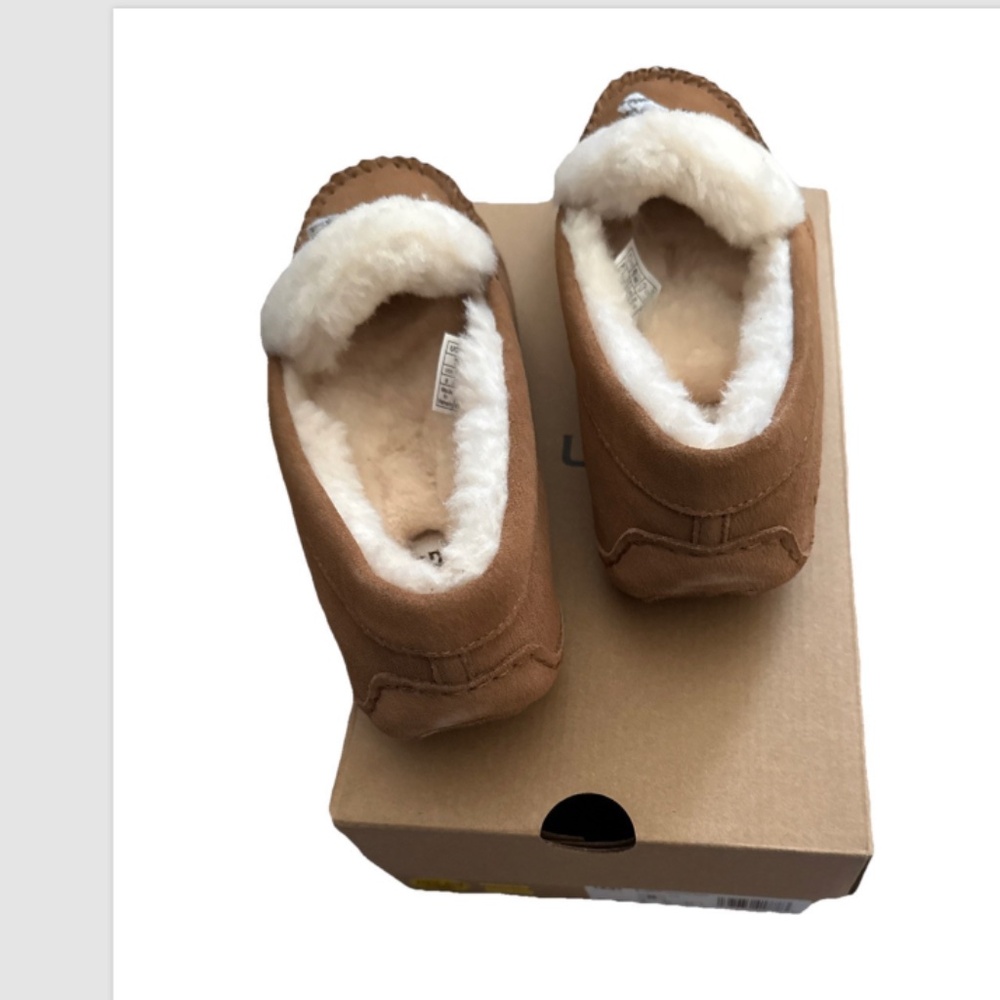 Ugg Australia Womens Dakota Shearling Braid Slipper/Moccasin Sz 8 New in Box - Picture 3 of 6
